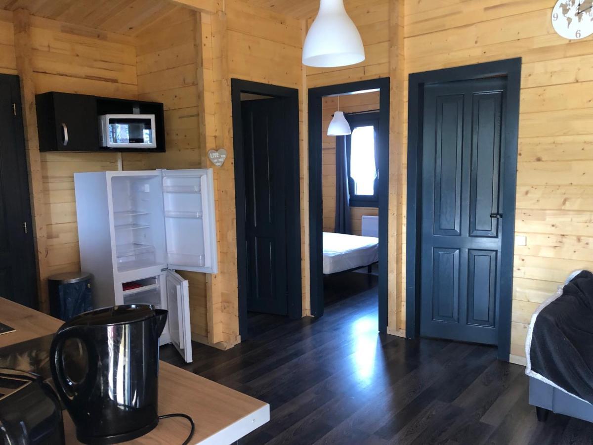 Parc Residentiel De Loisir : Le Loup Blanc Du Riou Hotel Barcelonnette Exterior photo