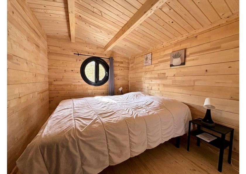 Parc Residentiel De Loisir : Le Loup Blanc Du Riou Hotel Barcelonnette Exterior photo